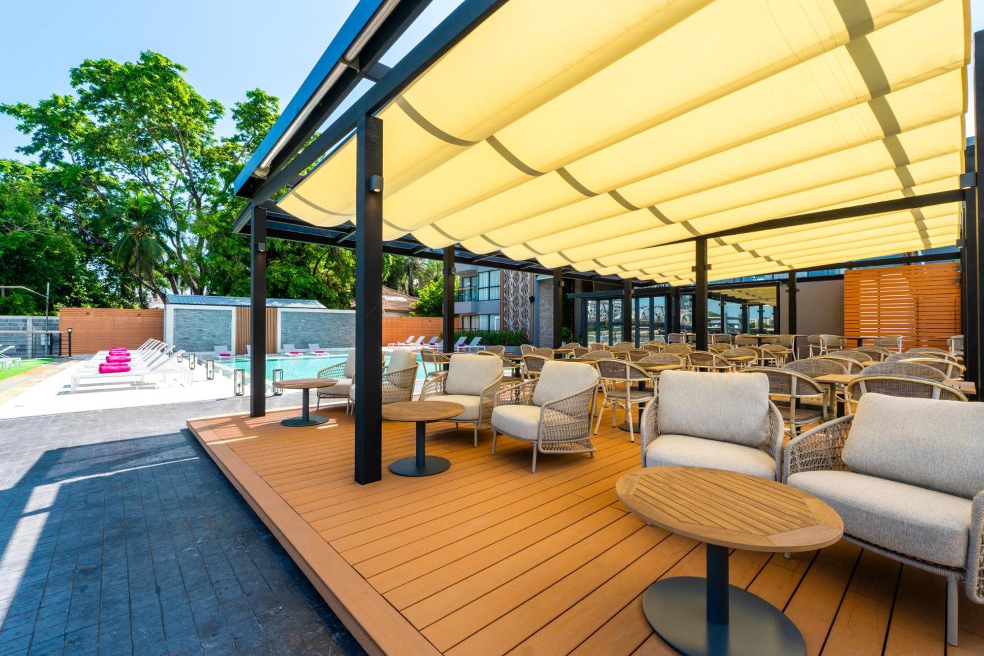 Glow Bangkok Riverside Exterior photo